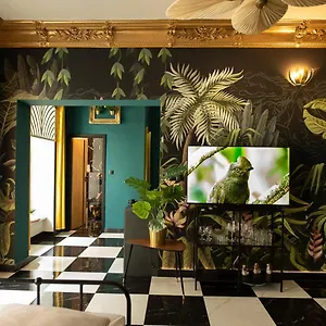 Apartment Jungle, Breslau