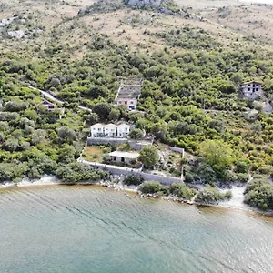 Vani I Bardhe , Zogaji Albanien